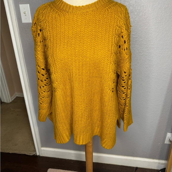 Women's Mustard Knit Sweater‎ - Picture 1 of 5